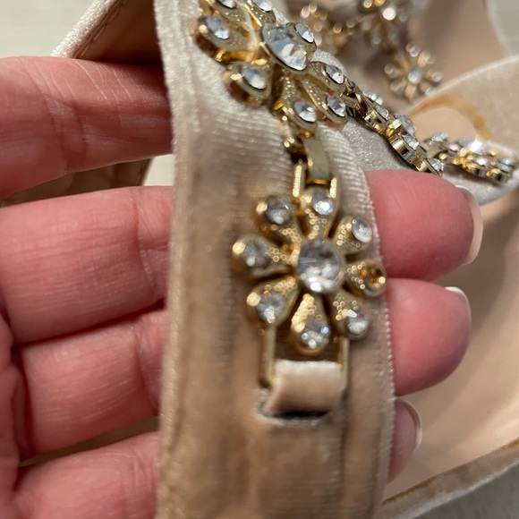 Forever Velvet Jeweled Wedges Sz 9 - Picture 8 of 9
